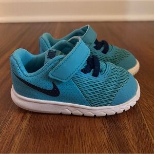 Nike Kids Blue Sneakers Size 6